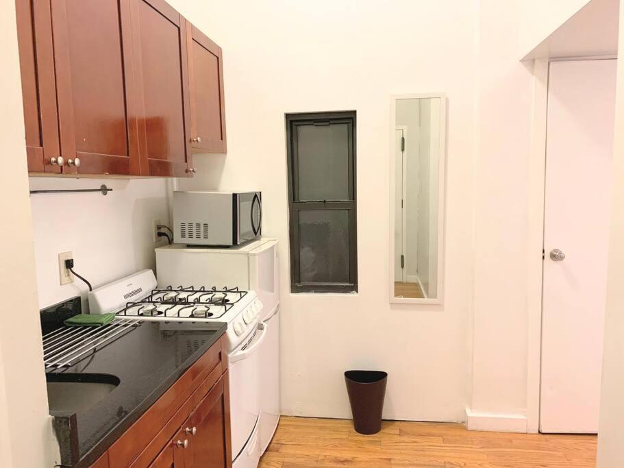 Apartment Private With Shower On Union Square Side 1 *